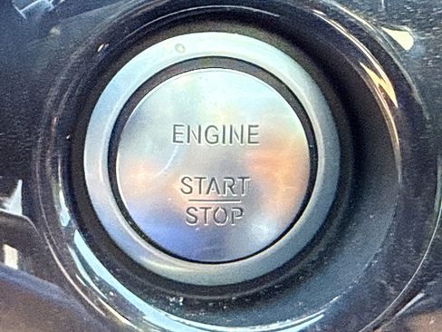 Used 2017 Mercedes-Benz S 550 Sedan image 36