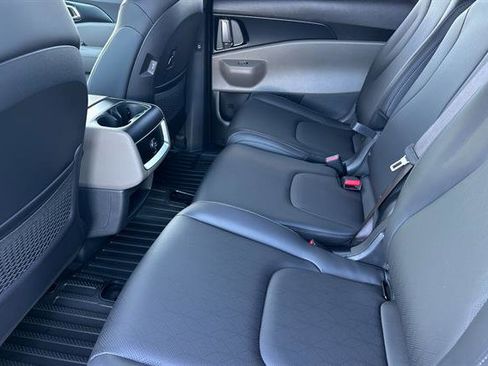 New 2026 Kia Carnival LXS image 13