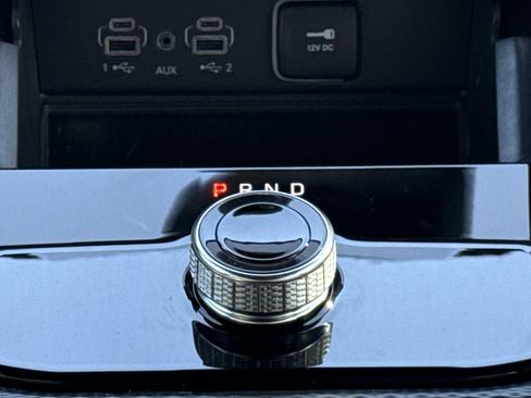 New 2025 Jeep Grand Cherokee Limited w/ Luxury Tech Group II RWD image 28