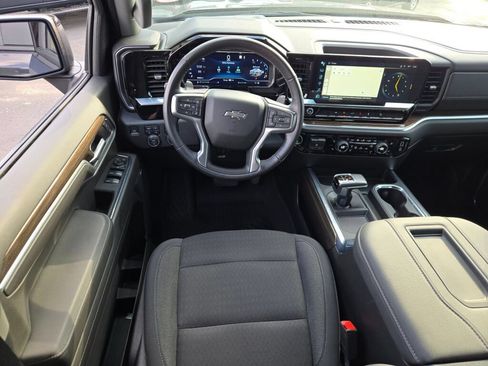 Certified 2022 Chevrolet Silverado 1500 RST AWD/4WD image 23