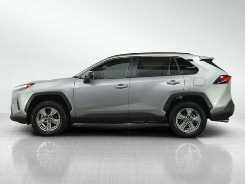Used 2025 Toyota RAV4 LE AWD/4WD image 2