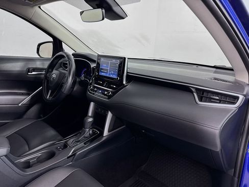 Used 2022 Toyota Corolla Cross XLE image 35
