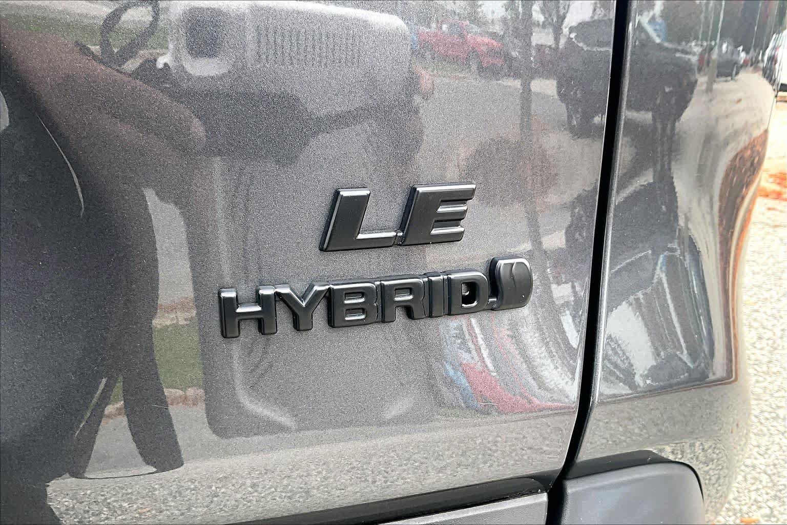 Used 2024 Toyota RAV4 LE AWD/4WD image 10