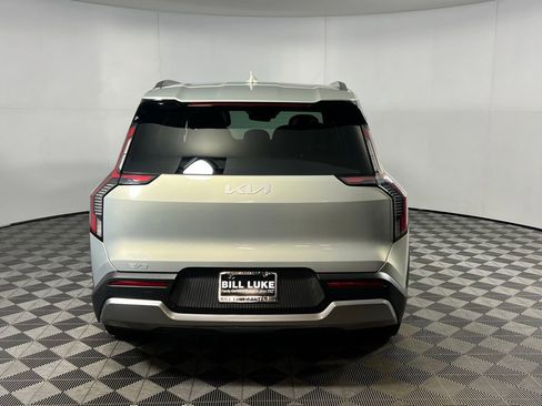 Used 2024 Kia EV9 Wind image 7