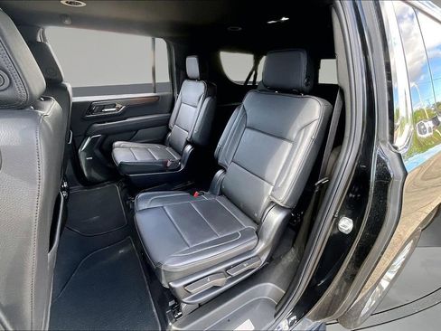 Used 2025 GMC Yukon XL Denali AWD/4WD image 21
