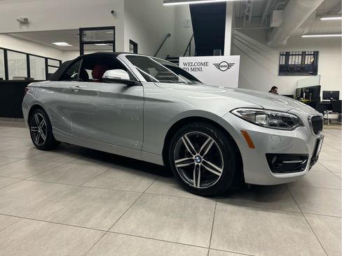 Used 2017 BMW 230i Convertible image 2