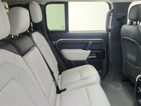 Used 2025 Land Rover Defender 110 X image 24