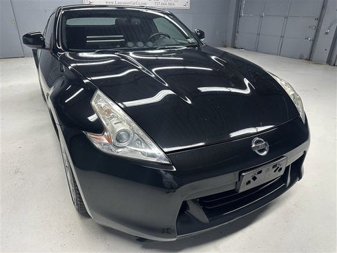 Used 2011 Nissan 370Z Coupe w/ Sport Pkg RWD image 8
