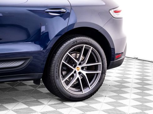 Certified 2023 Porsche Macan AWD/4WD image 35