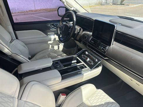 Used 2020 Lincoln Navigator L Black Label w/ Cargo Convenience Package AWD/4WD image 40
