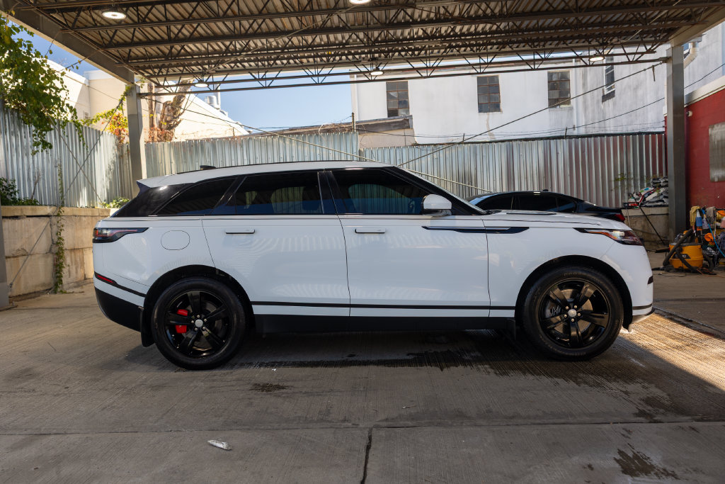 Used 2018 Land Rover Range Rover Velar S AWD/4WD image 9