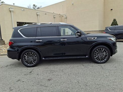 Used 2024 INFINITI QX80 Sensory image 7
