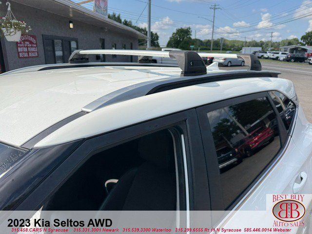 Used 2023 Kia Seltos S w/ Navigation Package AWD/4WD image 10
