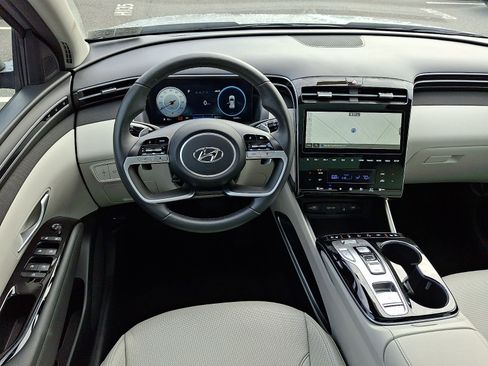 Certified 2024 Hyundai Tucson Limited AWD/4WD image 11