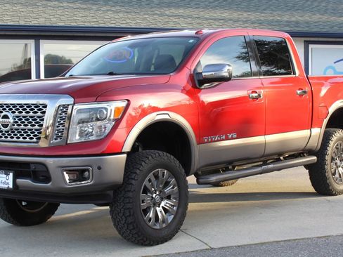 Used 2018 Nissan Titan Platinum Reserve w/ Platinum Utility Package image 1