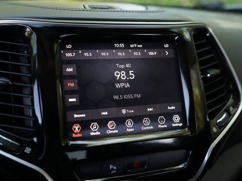 Used 2020 Jeep Cherokee Limited AWD/4WD image 13