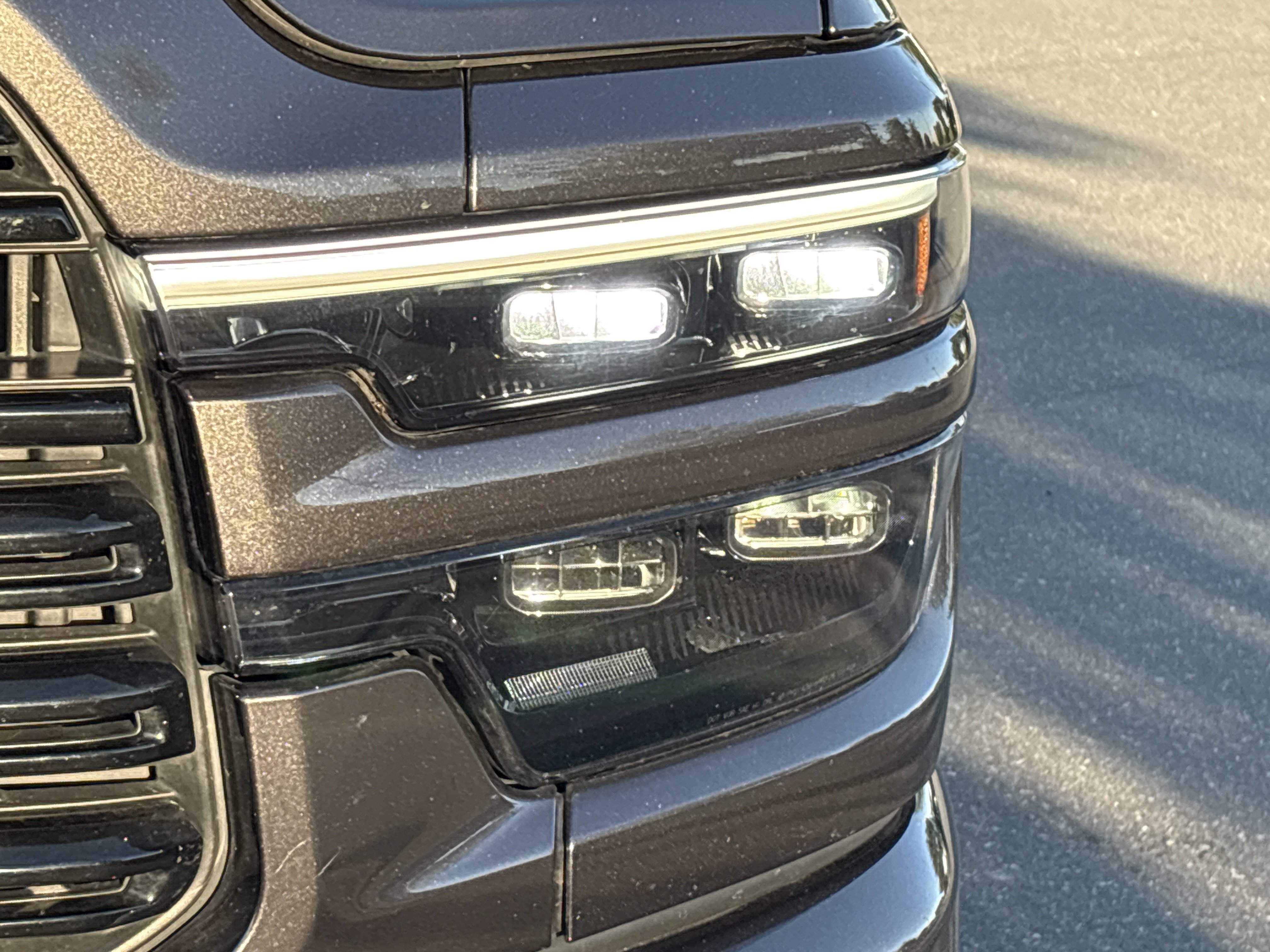 Used 2025 RAM 3500 Laramie AWD/4WD image 11