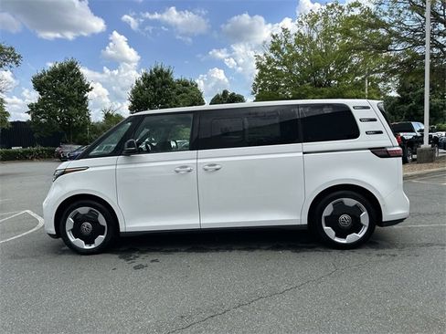 New 2025 Volkswagen ID. Buzz Pro S image 2