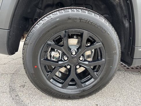 New 2026 Jeep Grand Cherokee Altitude AWD/4WD image 12