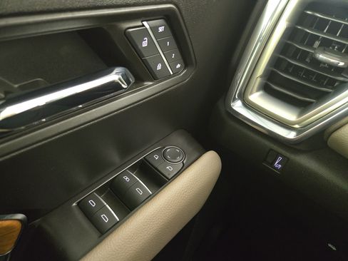 Certified 2024 GMC Canyon Denali AWD/4WD image 31
