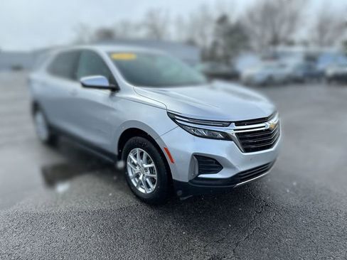 Used 2022 Chevrolet Equinox LT w/ Driver Convenience Package FWD image 11
