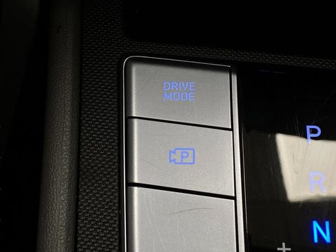 Certified 2025 Hyundai Elantra SEL image 27