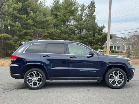 Used 2018 Jeep Grand Cherokee Limited AWD/4WD image 4