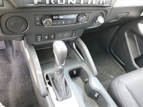 New 2025 Nissan Frontier SV w/ SV Convenience Package image 13
