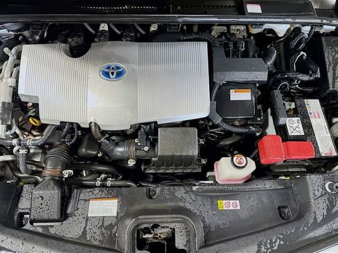 Used 2020 Toyota Prius Prime Limited image 9