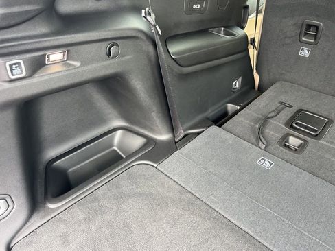 New 2025 Jeep Grand Cherokee L Limited image 12