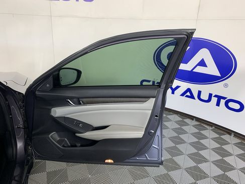 Used 2020 Honda Accord Touring image 40