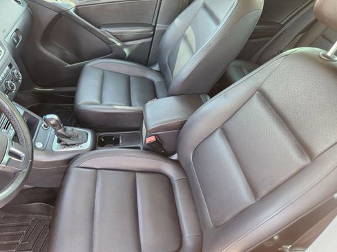 Used 2016 Volkswagen Tiguan SE image 8