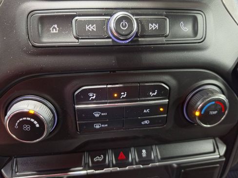 Used 2022 Chevrolet Silverado 2500 W/T AWD/4WD image 34