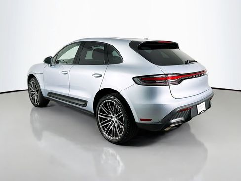 Used 2025 Porsche Macan image 3