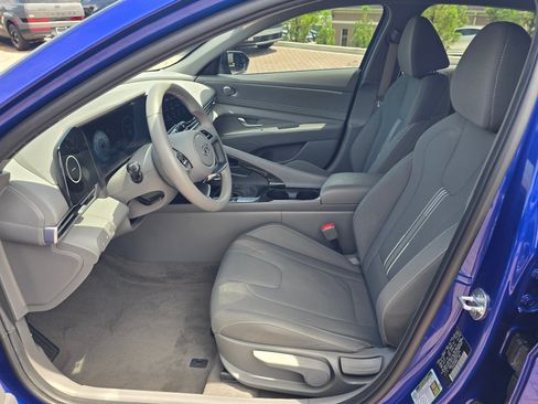 Certified 2023 Hyundai Elantra SEL w/ Convenience Package FWD image 11