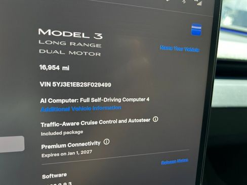 Used 2025 Tesla Model 3 Long Range AWD/4WD image 31