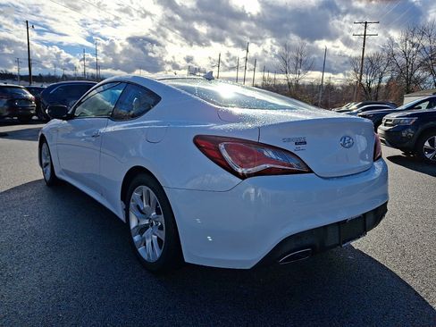 Used 2016 Hyundai Genesis 3.8 image 5