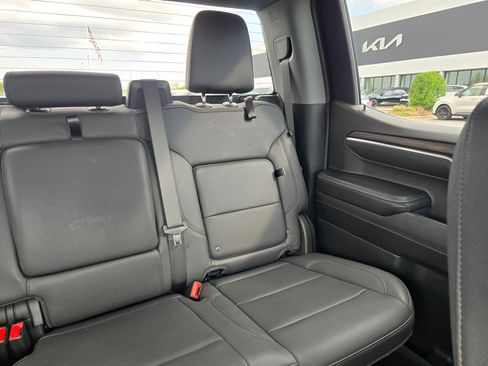 Used 2024 GMC Sierra 1500 SLT image 14