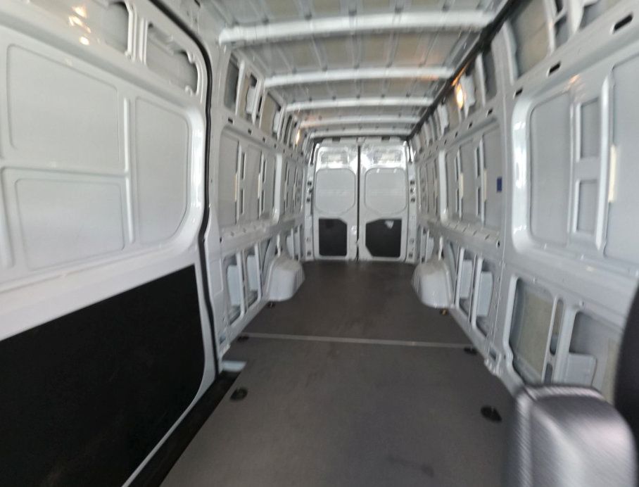 Used 2025 Mercedes-Benz Sprinter 2500 image 14