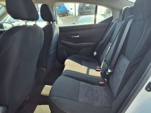 Used 2025 Nissan Sentra SR FWD image 9