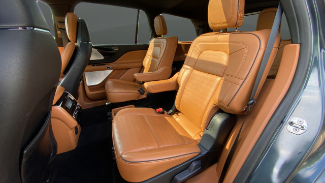 Used 2020 Lincoln Aviator Black Label Grand Touring w/ Class IV Trailer Tow Package AWD/4WD image 20
