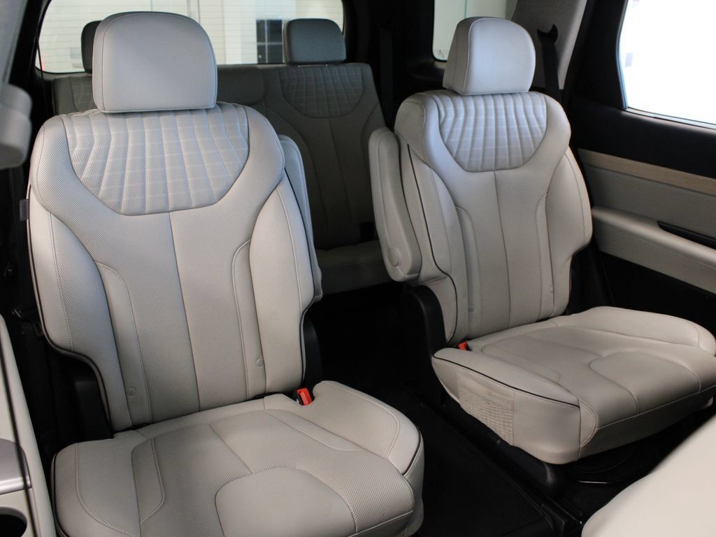 Used 2023 Hyundai Palisade Calligraphy w/ Winter Package FWD image 36