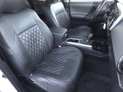 Used 2021 Toyota Tacoma SR5 image 34