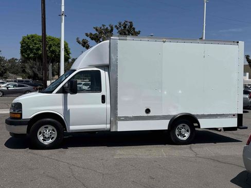 Used 2023 Chevrolet Express 3500 w/ Power Convenience Package RWD image 2