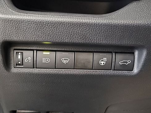 Used 2022 Toyota RAV4 XLE Premium AWD/4WD image 28