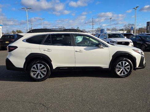 Used 2025 Subaru Outback Premium w/ Popular Package #1A image 18