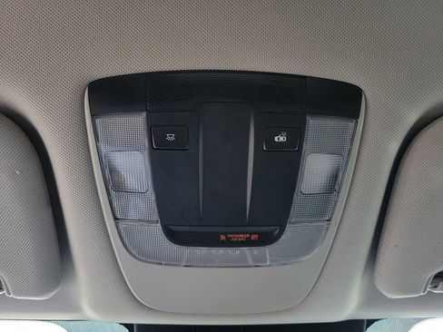 Used 2023 Kia Sorento LX image 16