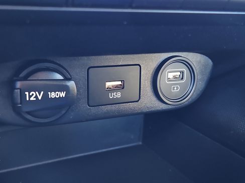 Used 2023 Hyundai Elantra SE w/ Cargo Package image 10