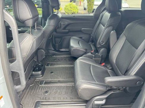 Certified 2025 Toyota Sienna XLE Woodland Edition AWD/4WD image 15