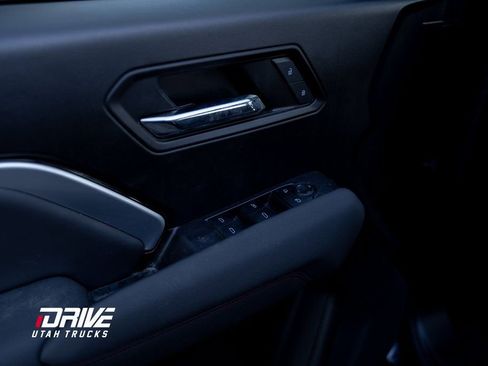 Used 2024 Chevrolet Colorado Z71 w/ Z71 Convenience Package 2 image 27